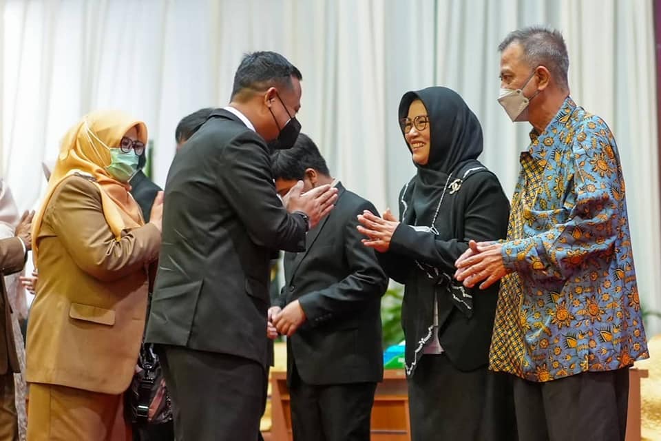 Andi Sudirman Apresiasi Prof Dwia Karena Membawa Unhas Meraih Berbagai Prestasi